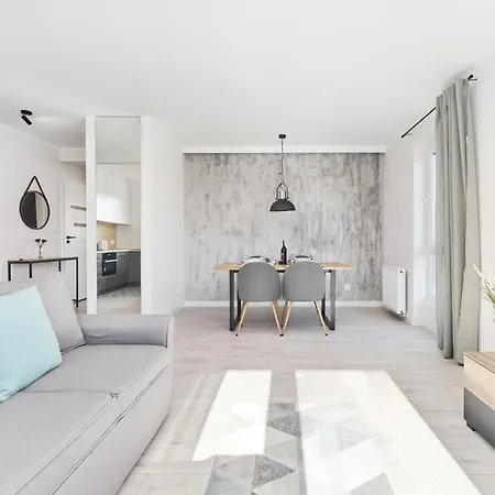 Siemianowicka With Balcony & Parking By Renters Apartamento *