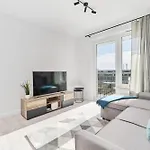 Siemianowicka With Balcony & Parking By Renters Apartmán *