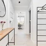 Siemianowicka With Balcony & Parking By Renters Apartmán Vratislav