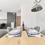 Siemianowicka With Balcony & Parking By Renters *