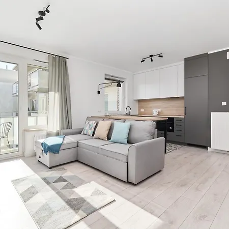 Siemianowicka With Balcony & Parking Wroclaw By Renters *