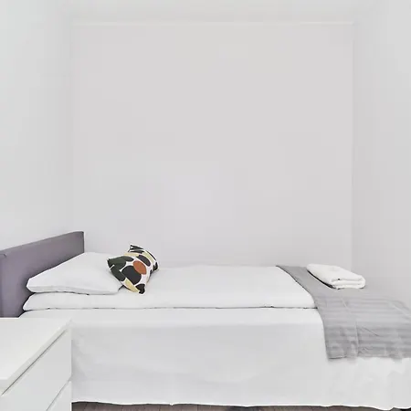 Siemianowicka With Balcony & Parking By Renters *