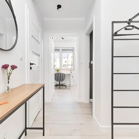 Siemianowicka With Balcony & Parking Wroclaw By Renters Apartment Breslau