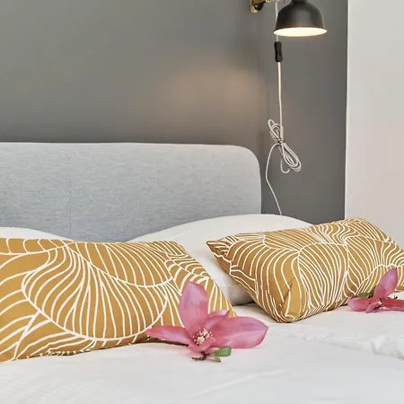 Siemianowicka With Balcony & Parking By Renters *