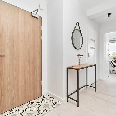 Siemianowicka With Balcony & Parking By Renters 브로츠와프