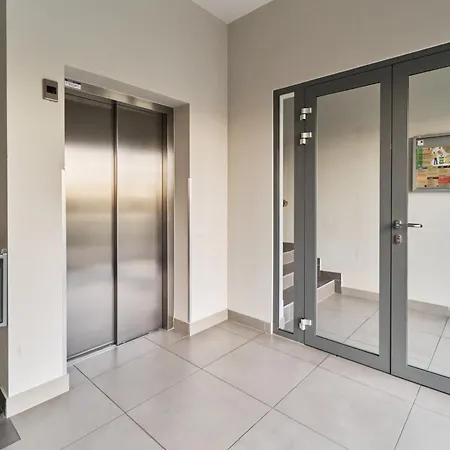 Siemianowicka With Balcony & Parking By Renters 아파트 브로츠와프