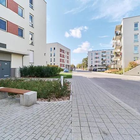 Siemianowicka With Balcony & Parking By Renters