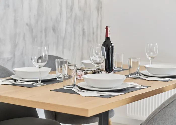 Siemianowicka With Balcony & Parking Wroclaw By Renters Appartamento