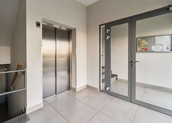 Siemianowicka With Balcony & Parking Wroclaw By Renters Appartamento Breslavia