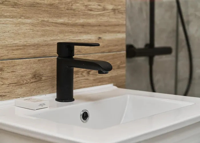 Siemianowicka With Balcony & Parking Wroclaw By Renters